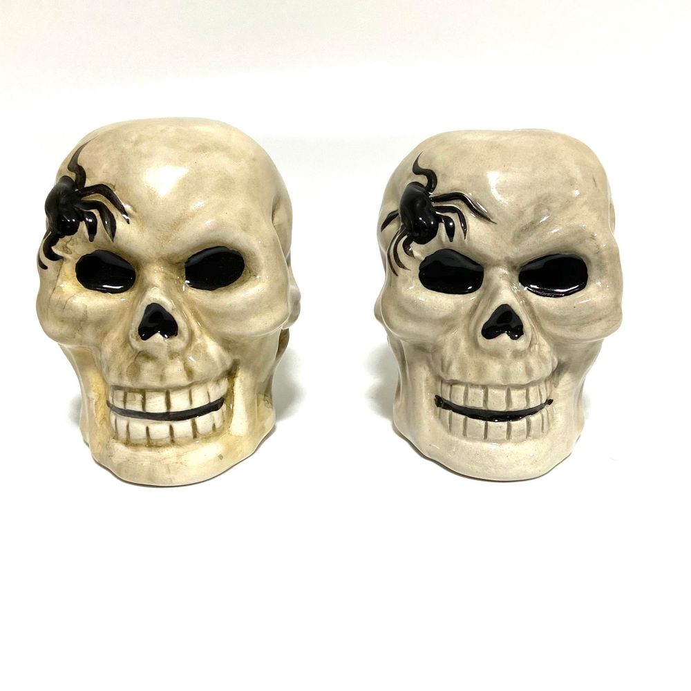 Skull Salt Pepper Shakers Blue Sky Halloween NEW - Picture 11 of 13